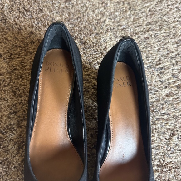 Donald Pliner Stephani pointed toe pumps with block heel Black Size 7.5 - Picture 9 of 13